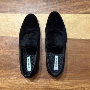 Steve Madden tuxedo loafers. Velvet slip on. Size 10. Never worn!